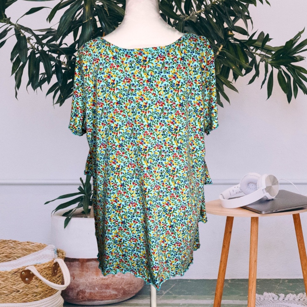 Floral Ruffle Tunic Top - Picture 3 of 3